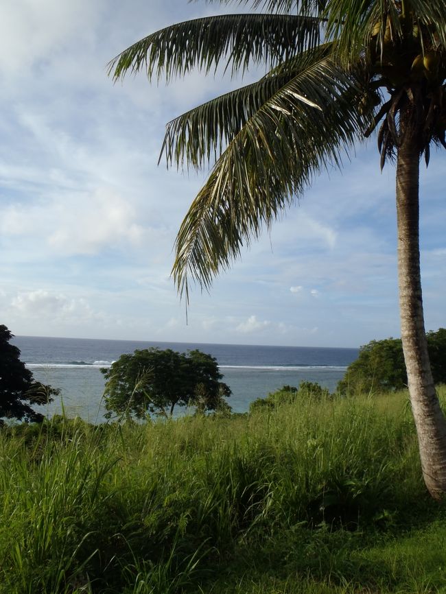 ヴィラの前から海を見てみました。