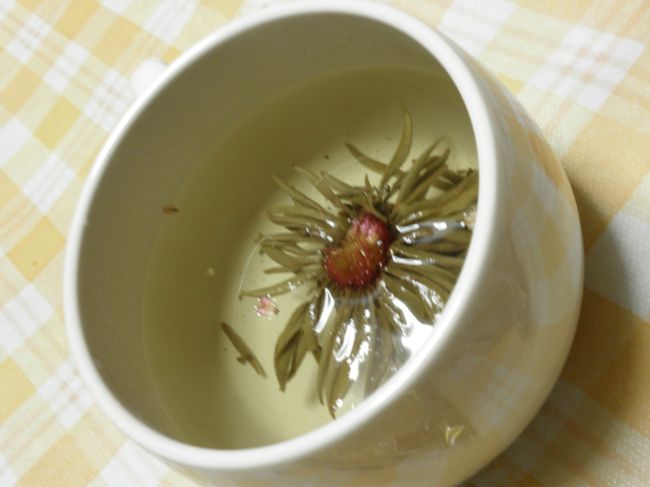 ひらくとこんな感じ。<br /><br />味はジャスミン。