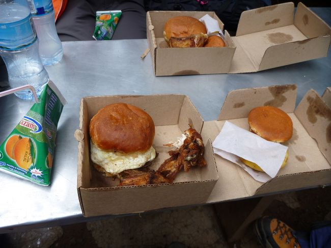 初日のみランチボックスが配られました。<br />量は十分、味も良かったです。