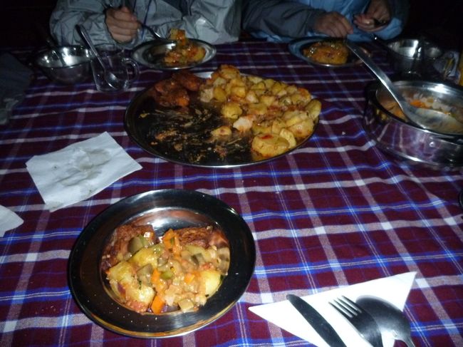 主食はご飯かジャガイモかパスタでした