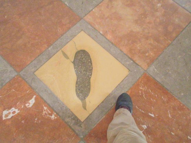 なるほど！<br />「悪魔のあしあと」でしたか！