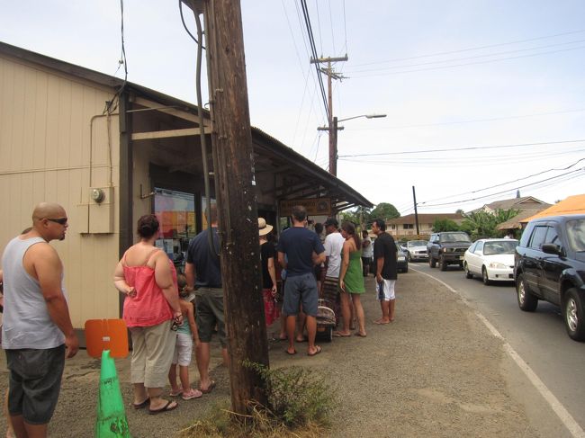 続いて、デザートを食べに、シェイブアイス屋さんに行ったのですが・・・。<br />すごい行列。かなり待ちそうなので、泣く泣く断念。