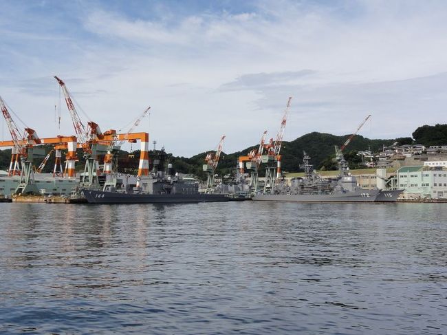 長崎港には修理に入港している護衛艦などもみられました。