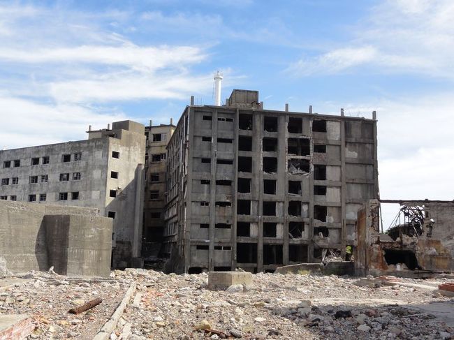 ガイドさんによれば、何でも全盛期には映画館を始め床屋、スナック、スーパー、郵便局はもちろん遊郭などもあったそうです。<br /><br />遊郭があったという説明の時には参加者にどよめきが起こりました。