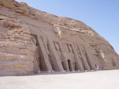 小神殿が見えてきた。