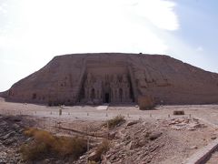 今度は遠くから大神殿を見る。