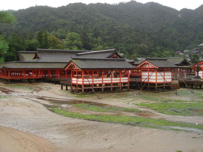 厳島神社。<br /><br />まだ一部修復中です。