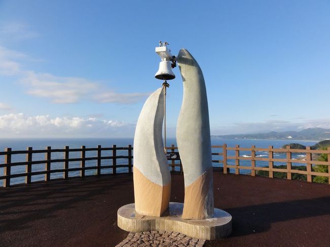 この手のスポットのお約束である鐘があります。