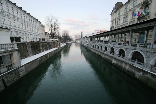 屋台もやっていないことだし三本橋を渡り竜の橋の方へホテルに向かって帰ります。