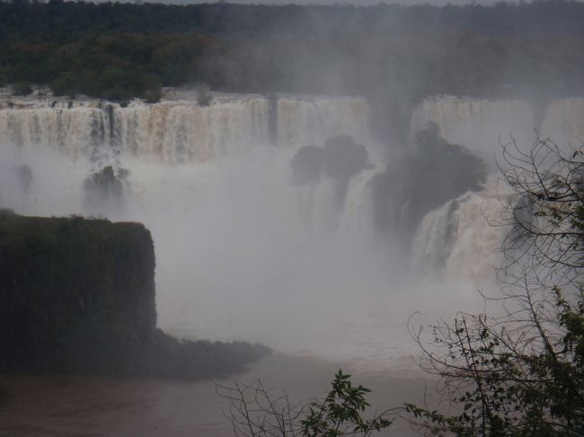 アップで撮影すると、こんな感じ。<br /><br />これから、滝に近づいて行きます！！！
