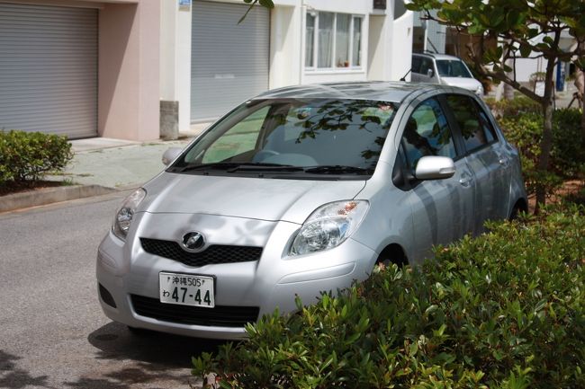 今回の旅の足のヴィッツ。<br />滞在中、お仲間をいっぱい見ました。<br />前後左右、わナンバーのヴィッツに囲まれたことも。<br /><br />沖縄に住んでいたら、ヴィッツを買う気がしないなぁ。