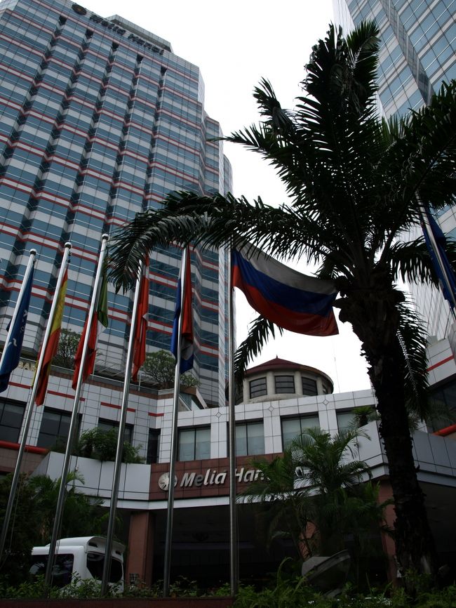 今回の宿泊はメリアハノイ。<br /><br />日本人スタッフもいて安心です。<br /><br />観光にも非常に便利な場所にあります。