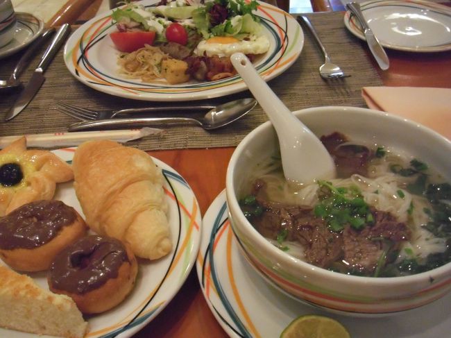 ３日目<br /><br />朝食のビュッフェです。<br /><br />フォーが非常に美味しかったです。さすがはベトナム！<br /><br />そしてパンも美味しかったです。<br /><br />『VINAMILK』のヨーグルトは必食です！