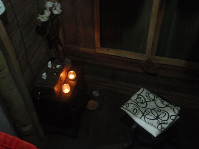 夜はキャンドルの明かりだけにしたりして、ちょっとムーディ。