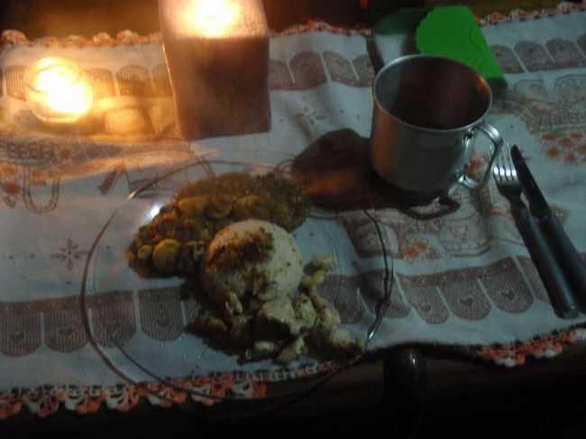 ブラジル料理！！！<br /><br />チキンのガーリック焼き、コーン入りガーリックライス、サツマイモの煮込み。<br />どれもおいしかった☆