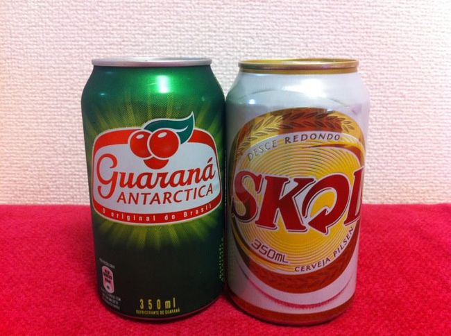 お土産たちPart2<br /><br />ガラナ（左：炭酸飲料）とSKOL（右：ビール）。お酒弱い私はずっとガラナを飲んでました。SKOLは、飲みやすいビールでした。