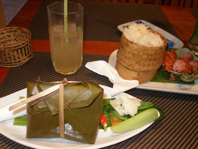 【レストラン２位】<br />《タマリンド　カフェ》<br />魚のバナナつつみ