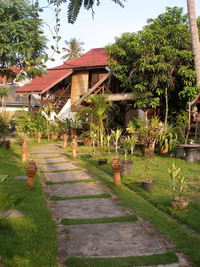 【マッサージ２位】<br />《スパ　ガーデン》<br />行くと着替えをさせられ、来ていたものと荷物はロッカーに入れてマッサージを受ける。シャワーを浴びるようにとタオルを渡されたときと渡されないときがあるのは何故なのかわからない。