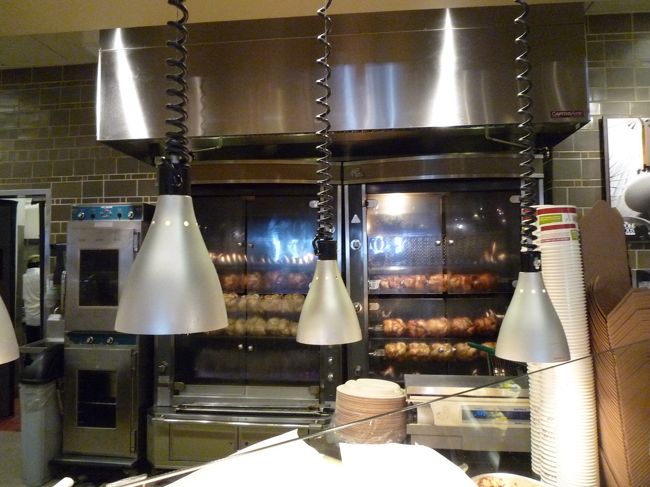 スーパーってウロウロとしてるだけでも楽しい♪<br /><br />チキンだってお店で丸焼き！