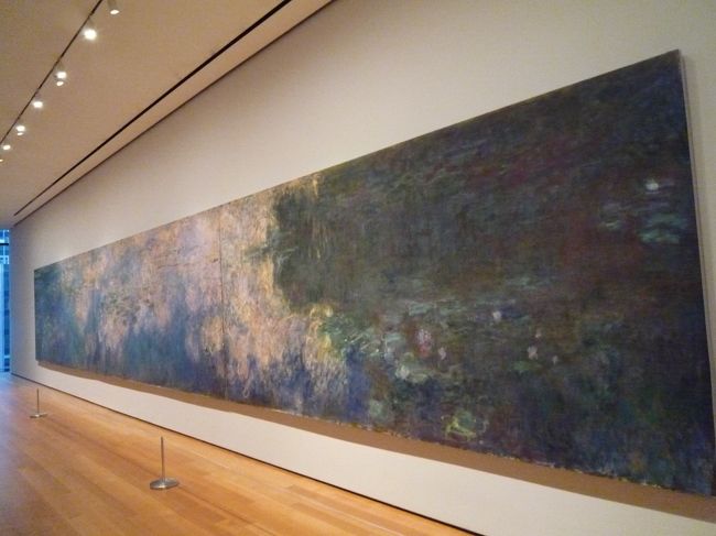 モネの『睡蓮』<br /><br />有名どころになると、どっかで見たことがあるせいか、何となくすんなり受け入れられることができる気が。<br /><br />ミュージアムショップに寄って、一度ホテルへ。