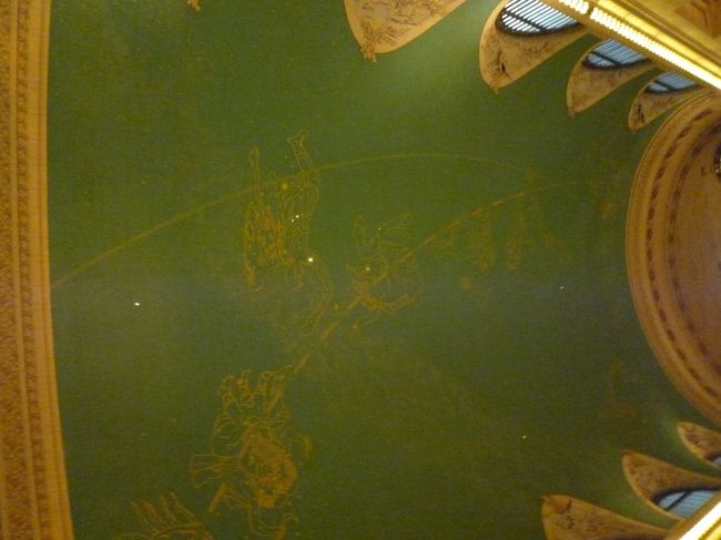 天井は星座があしらわれてて、ステキ☆