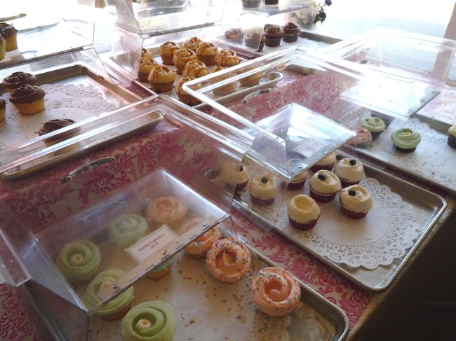 カラフルなカップケーキがかわいぃ！