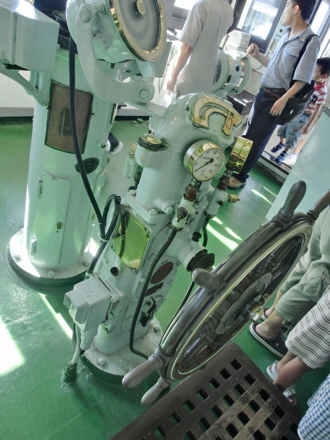 舵輪が昔風です