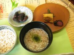 【朝 食】

・そばかゆ

・祖母山豆

・ヤマメの一夜干し