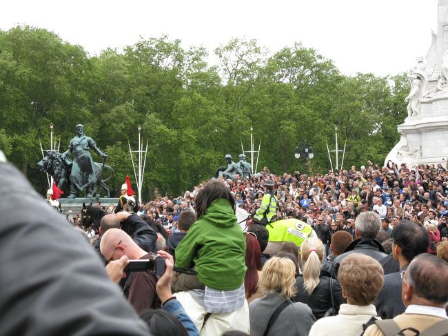 みんな考える事は同じで、急に人が増えてきました。