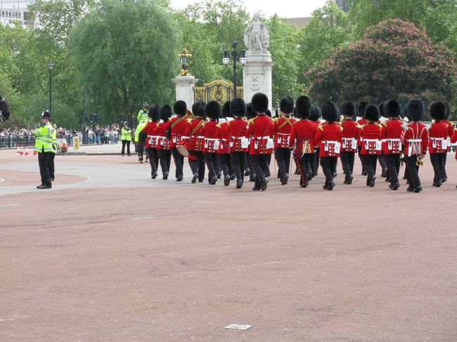 帰って行きます。