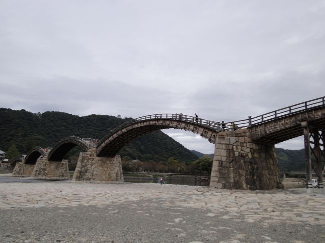 河原に降りて眺める