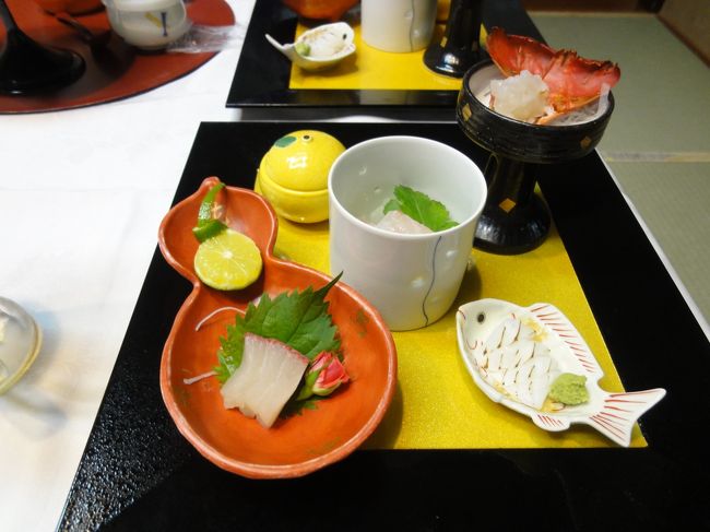 お夕食は、専用の個室でいただきました。<br />落ち着いた雰囲気で　いい感じ。