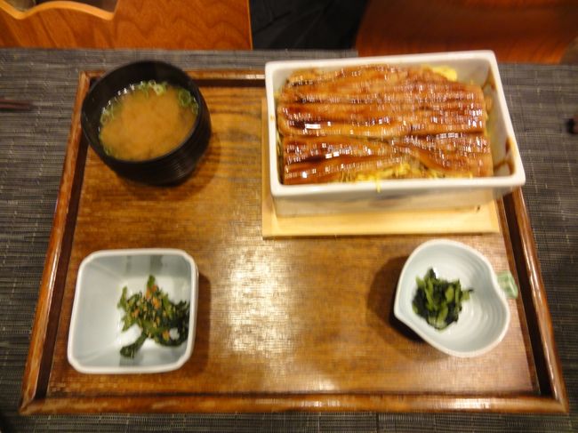 名物の穴子のお重です。<br />美味しかった〜。