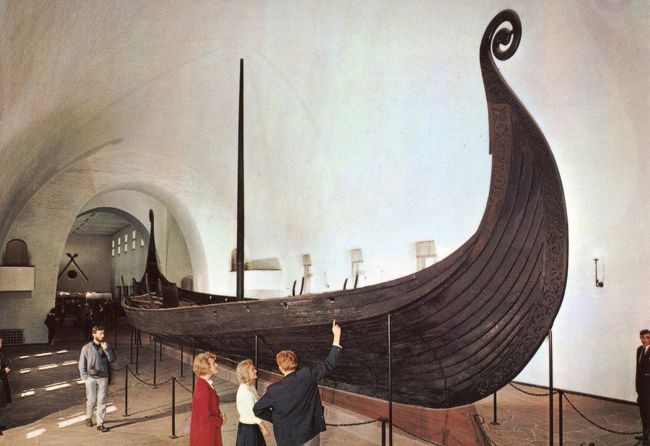 オスロ<br />バイキング博物館