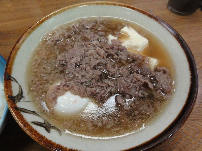 肉吸い豆腐入りです。<br /><br />よしもとの芸人さんがよくテレビなどで言いまくってますよね。確かに旨いです。しかし、料理上手な人なら作れそうですｗ