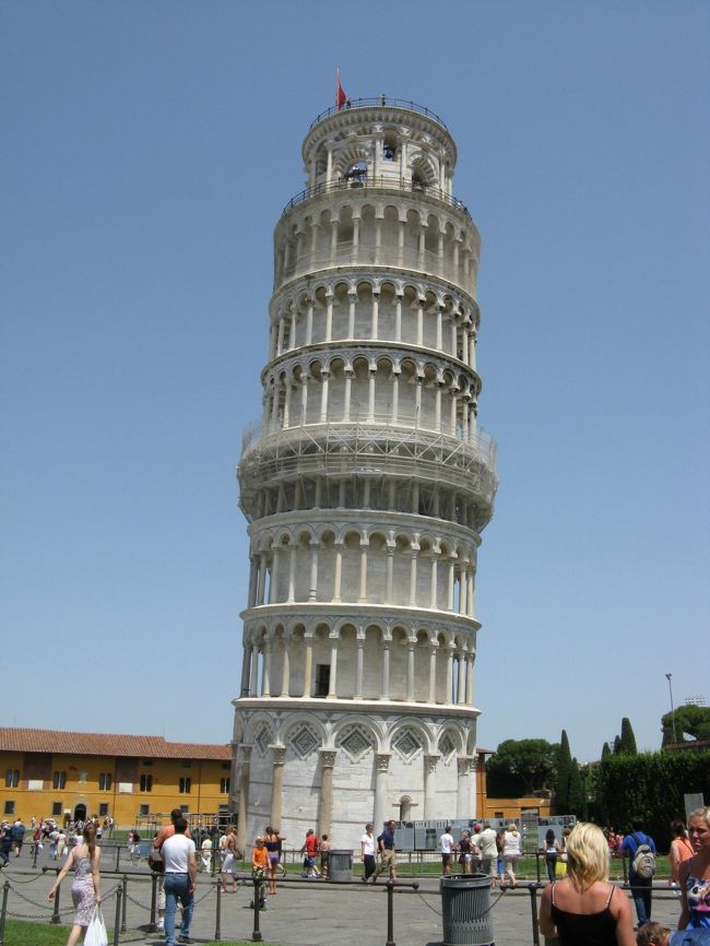 残念ながら斜塔に入る予約は１週間前締め切りなので自分は間に合わず。