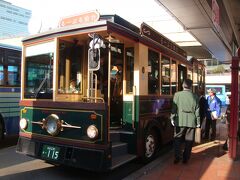 観光周遊バス「るーぷる仙台」の一日パス６００円を購入。
レトロなバスが素敵です。
