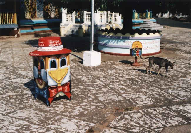 境内にあった可愛らしいゴミ箱。