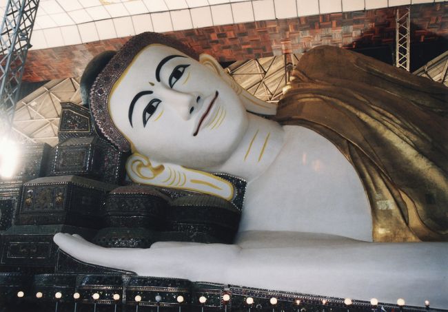 全長５５ｍの巨大な寝釈迦仏です。