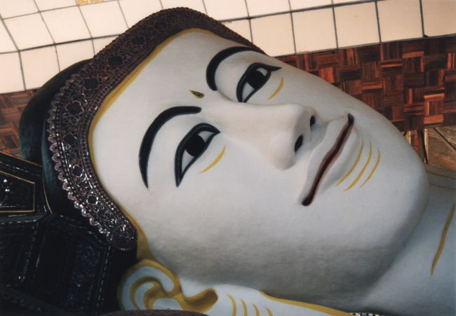 寝釈迦仏のお顔。