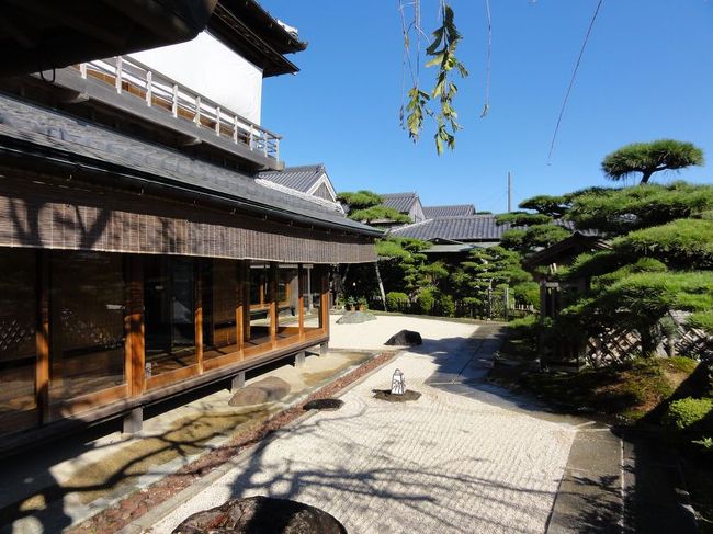 また、少し奥に行くとさらに風情のある感じのお庭がありました。<br /><br />ここは、もっと特別なお客様用という雰囲気でした。