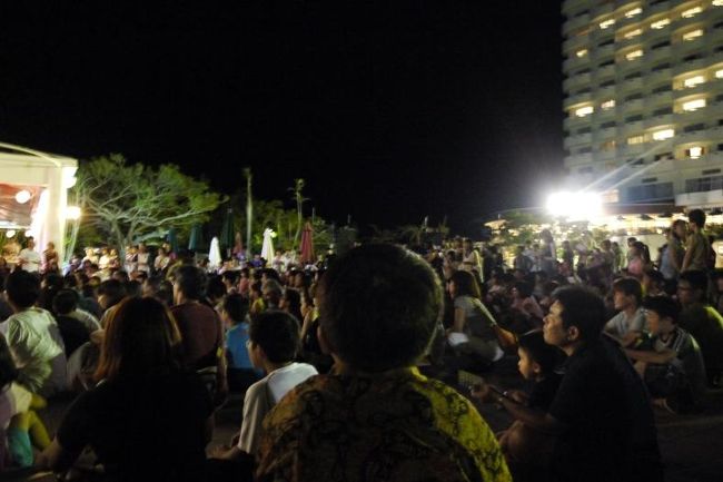 ビンゴカードはチェックイン時に１部屋１枚配られるので物凄い人たち