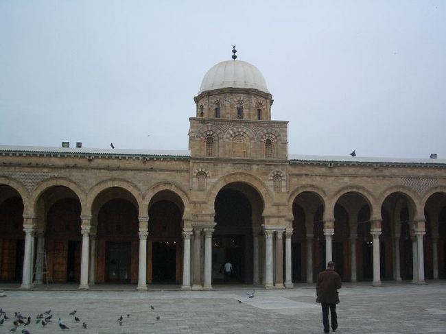 メディア内にあるグランドモスク<br />