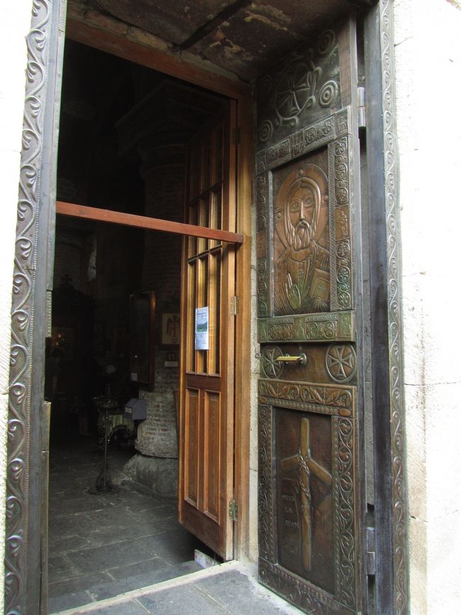 2011年コーカサス3カ国旅行第4日目(4)トビリシに戻って:背中合わせの新市街と旧市街