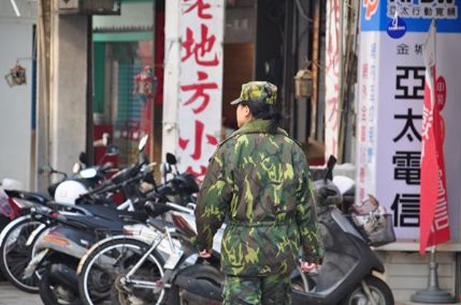 女性の兵隊さん。