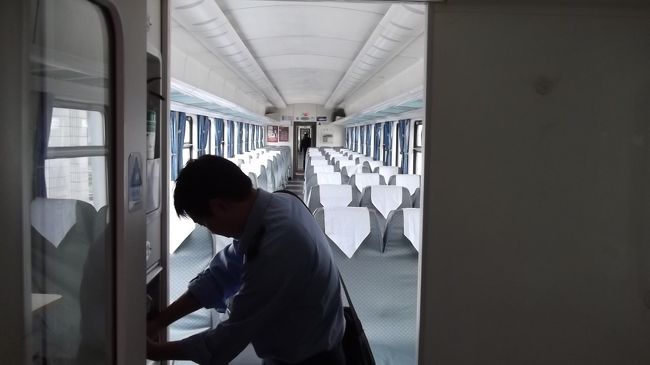 漢中駅に到着<br /><br />終点なので、全員降りる。<br /><br />この列車は、車内整備の後、折り返し広州まで運転する。