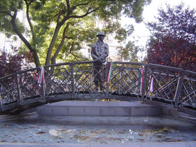 祖国の英雄<br />ハンガリー国旗が掛けられていたのが印象的