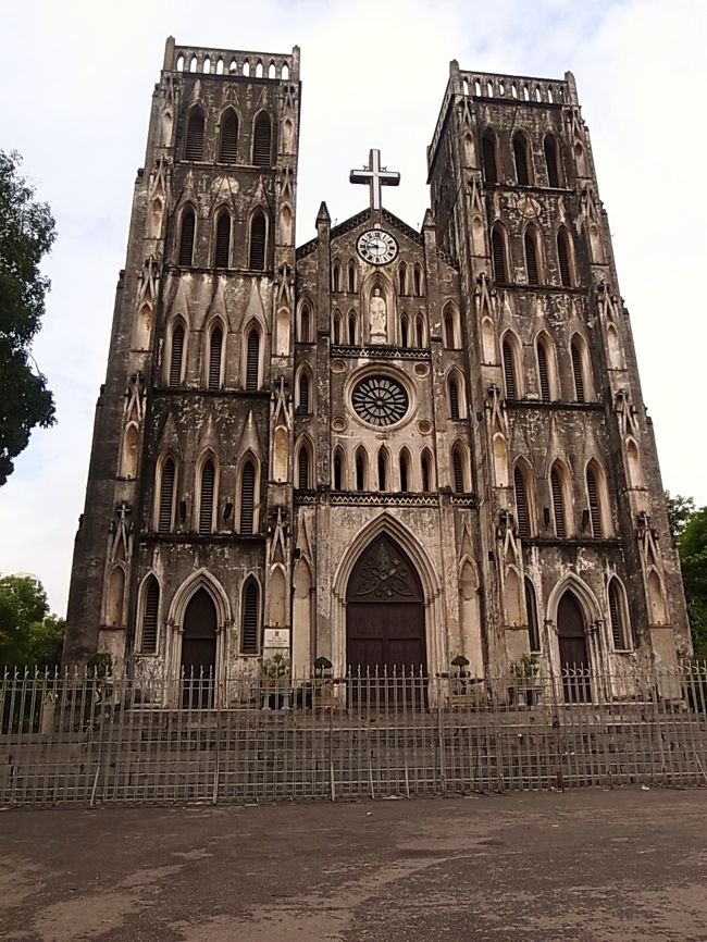 いよいよもってハノイの大教会でした。　<br />歴史がつまってるのでしょう。