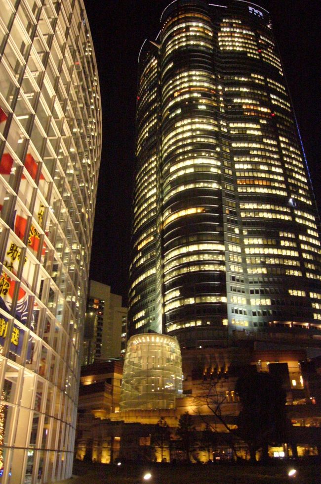 左がテレビ朝日で、右がヒルズのタワーです。