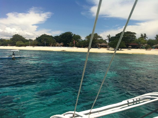 今日もバリカサグの海は青いなあー<br />フィリピンの海は本当にきれいだな〜